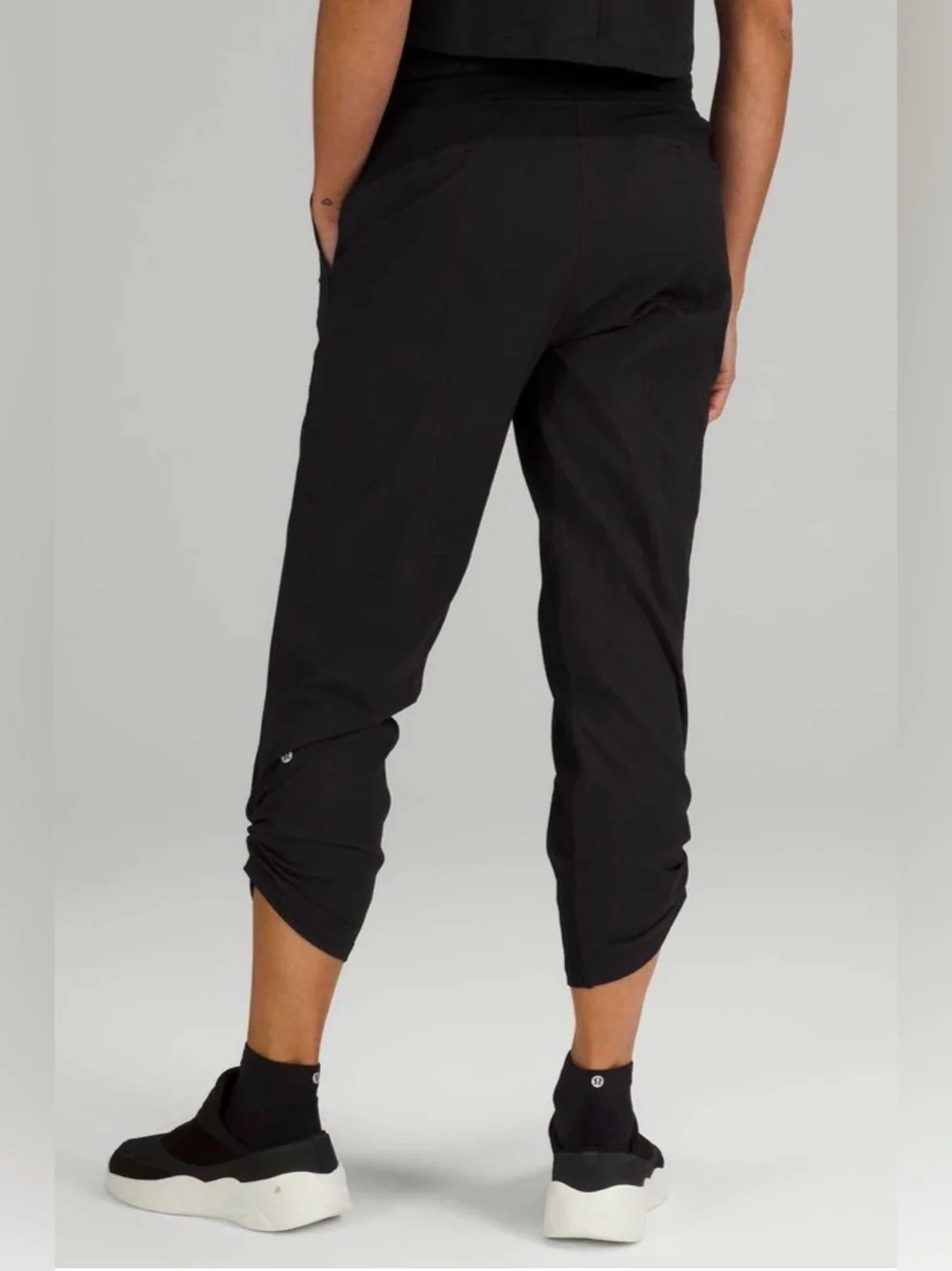 Lululemon Dance Studio Mid-Rise Crop 25
